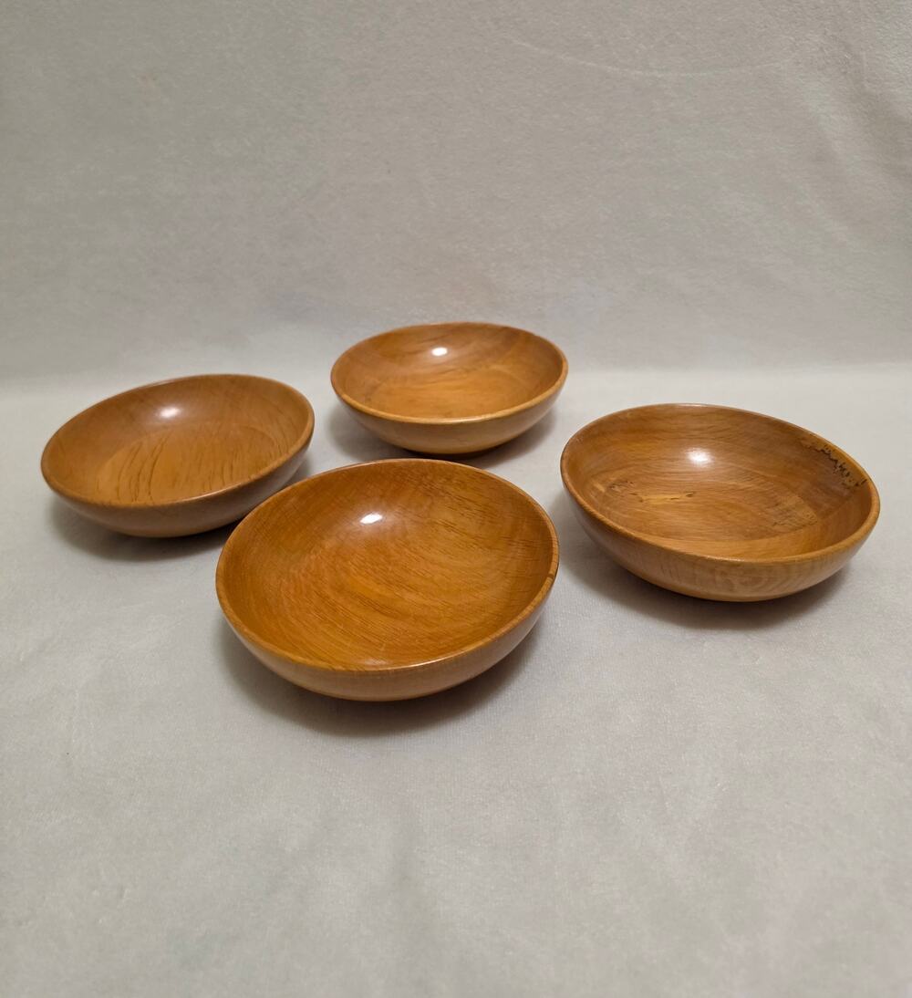 Set of 4 Vintage Wood Bowls - Small 6" Serving Bowls - Excellent Condition